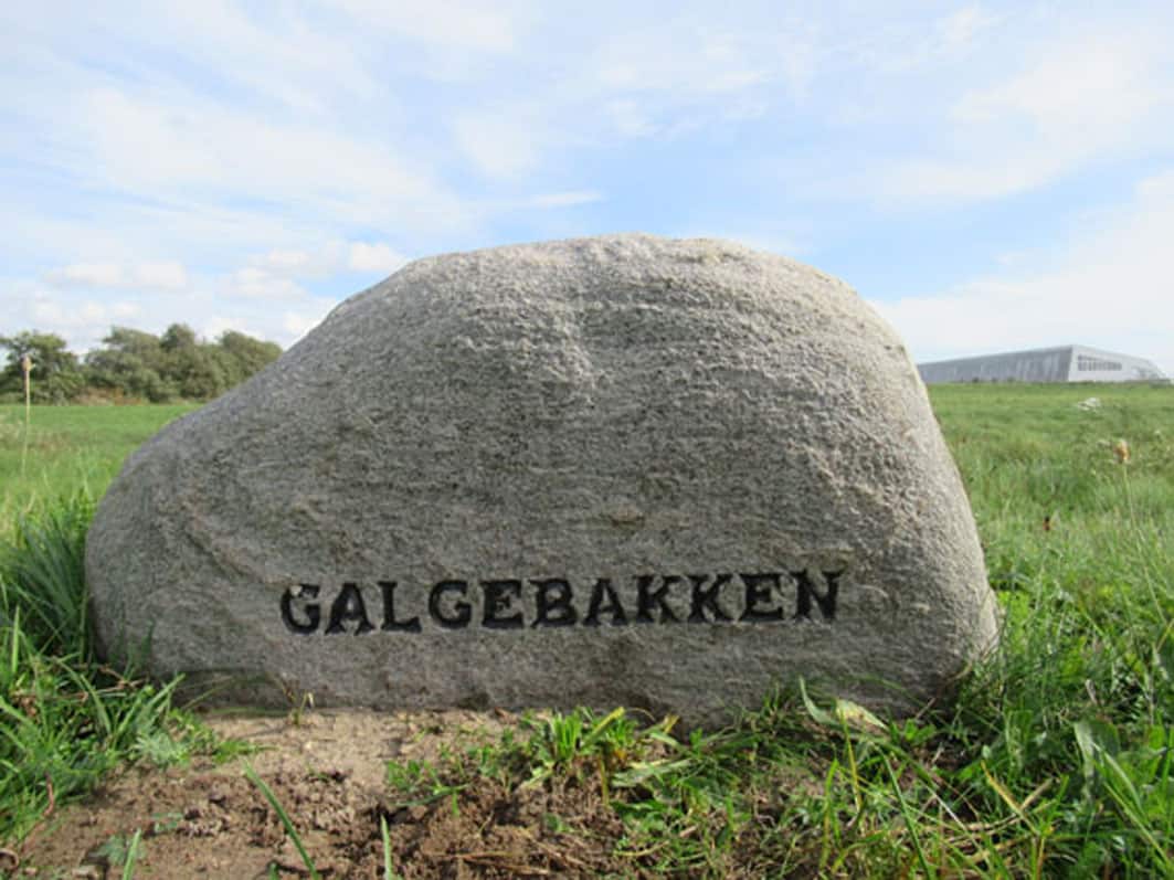 Mindesten ved Galgebakken i Holeby Sogn