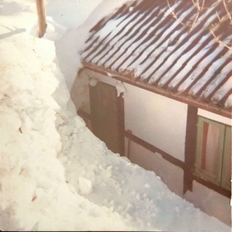 Snedækket hus i Fuglse - vinter 1978/79